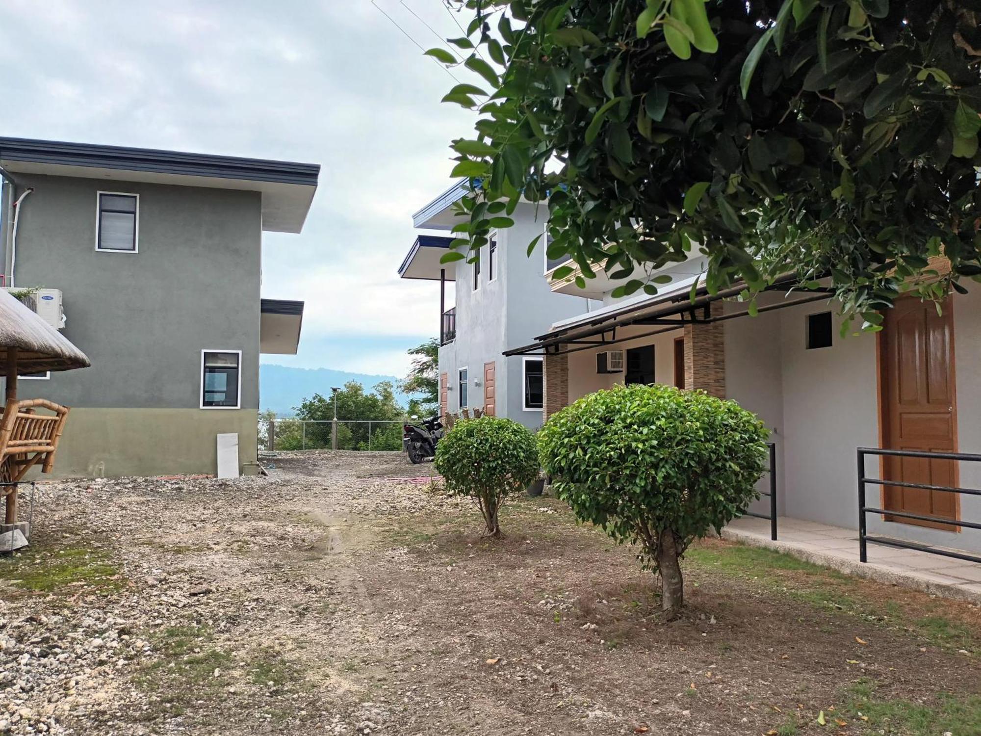 Grae’s Apartelle Moalboal Exterior foto